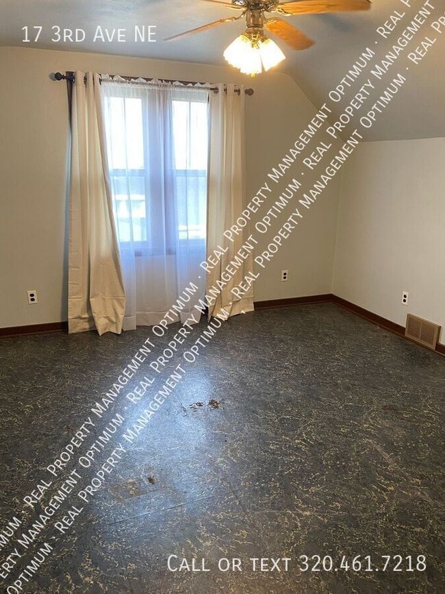 Building Photo - 17 3rd Ave NE