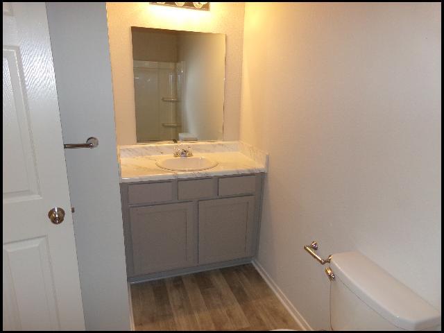 Building Photo - 10 Wisteria Dr