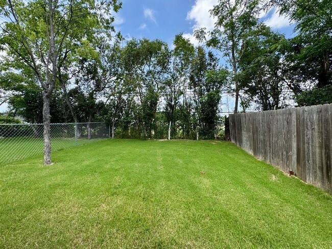 Building Photo - New Duplex For Lease | Accepting Section 8