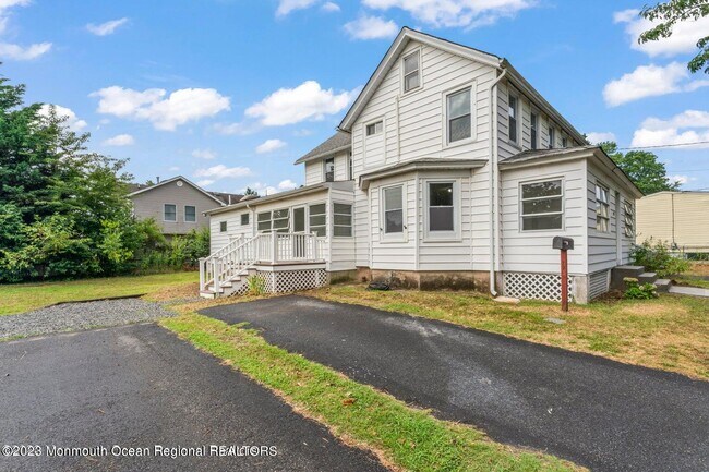 Building Photo - 292 Middle Rd