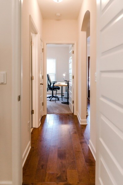 Building Photo - 40 Nokes Dr