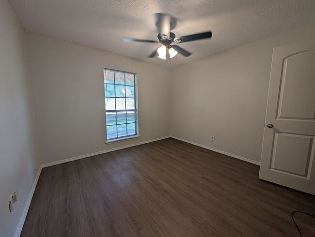Building Photo - Remodeled Home in Pleasant Grove!