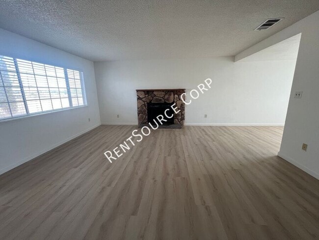 Building Photo - 841 Chateau Way
