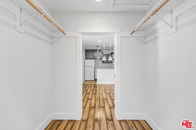 Building Photo - 5628 Buffalo Ave