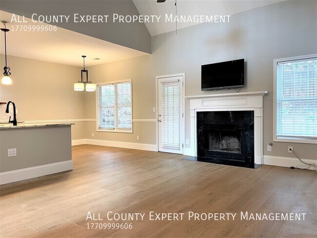 Building Photo - 1635 River Oak Dr