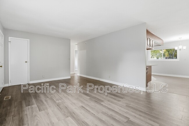 Building Photo - 3939 Esquire Pl