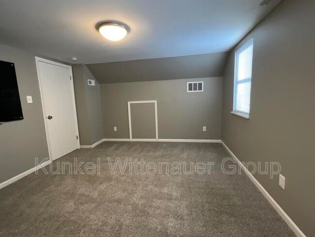 Building Photo - 132 N 82nd St