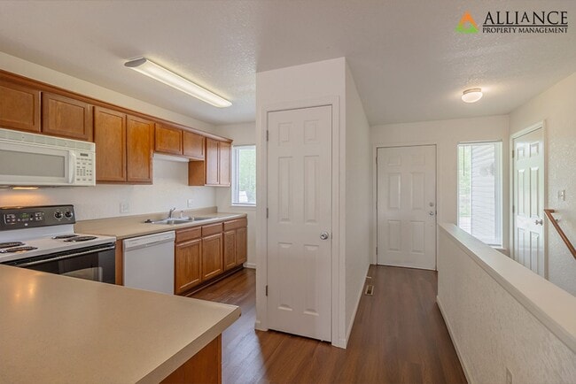 Building Photo - Town Home in West Manhattan!