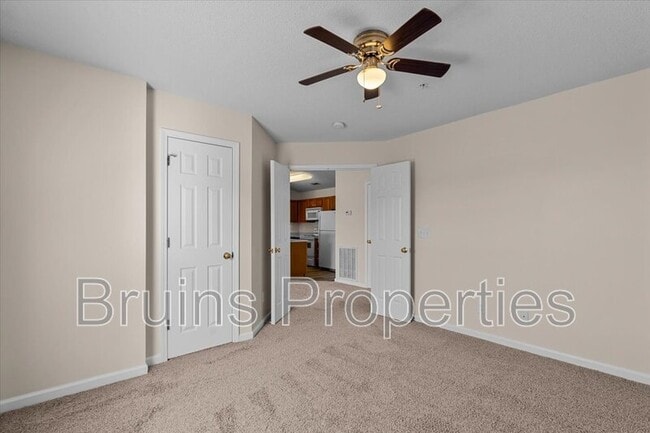 Building Photo - 6117 Hedgecock Cir