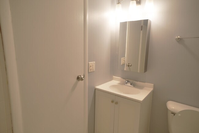 Building Photo - 1205 Pleasant Run Dr