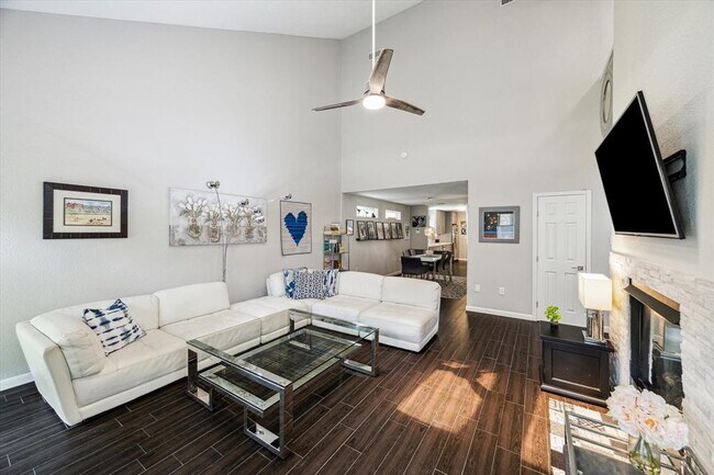 Building Photo - 12625 Memorial Dr