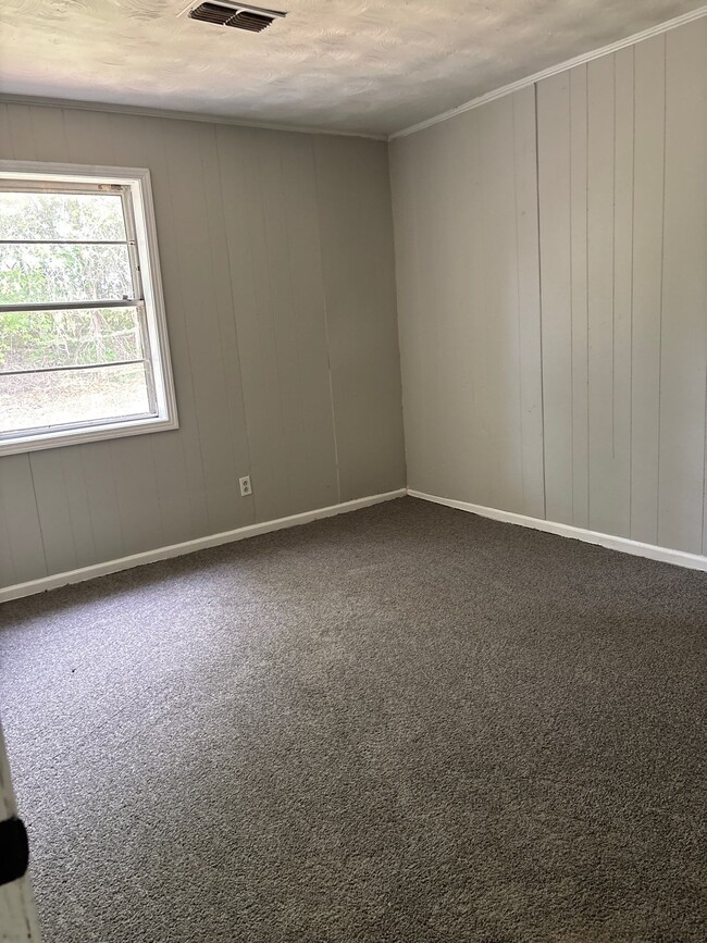 Building Photo - 211 Nance St