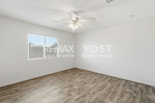 Building Photo - Bright, Open Floor Plan with Low-Maintenance Yard in Arizona City!