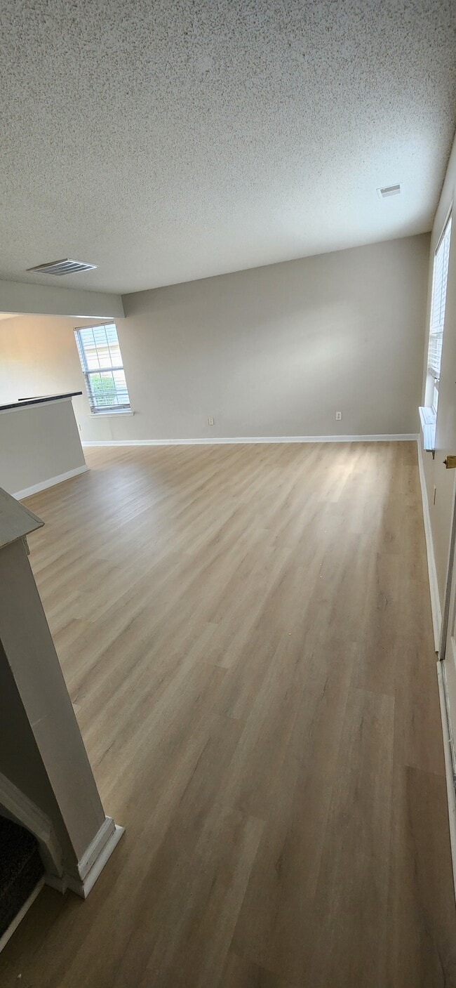 Building Photo - 1113 Waverly Pl Dr