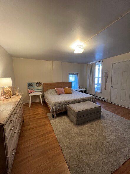 Bedroom - 128 W Main St