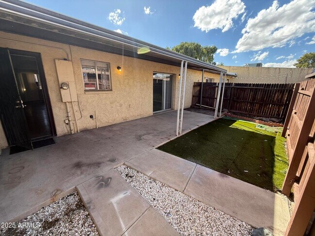 Building Photo - 3311 W Golden Ln
