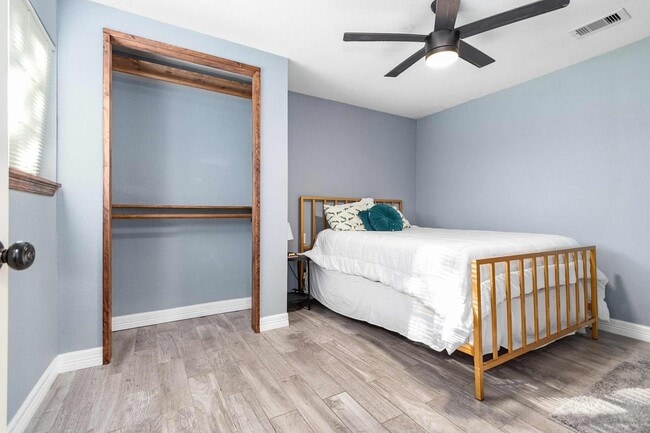 Building Photo - 1907 Briarcreek Blvd