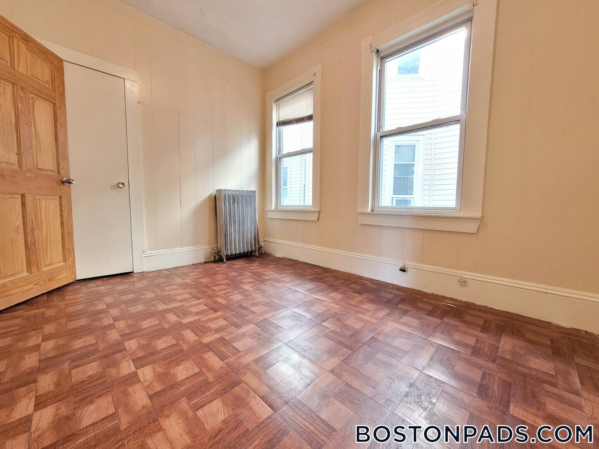 Building Photo - 110 Howland St