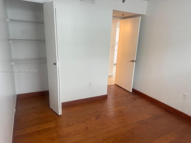 Building Photo - 104 SW 9th St