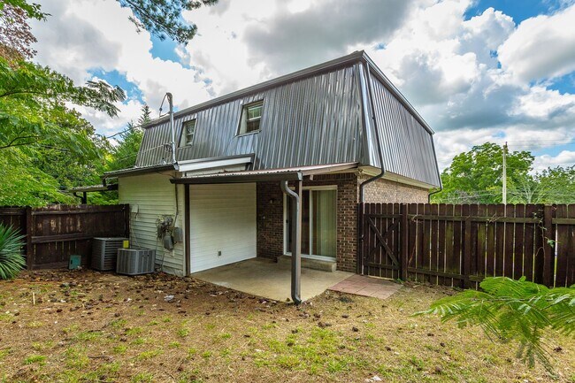 Building Photo - 741 S Germantown Cir