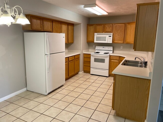 Building Photo - Willow Springs Condo