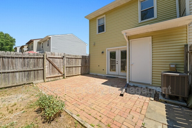 Building Photo - 5239 Daffodil Dr