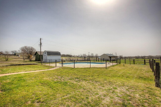 Building Photo - Charming 3 Bedroom Oasis on 2.5 Acres!