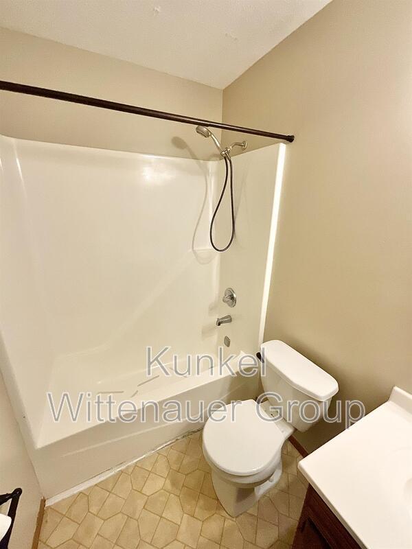 Building Photo - 1126 Woodgate Dr