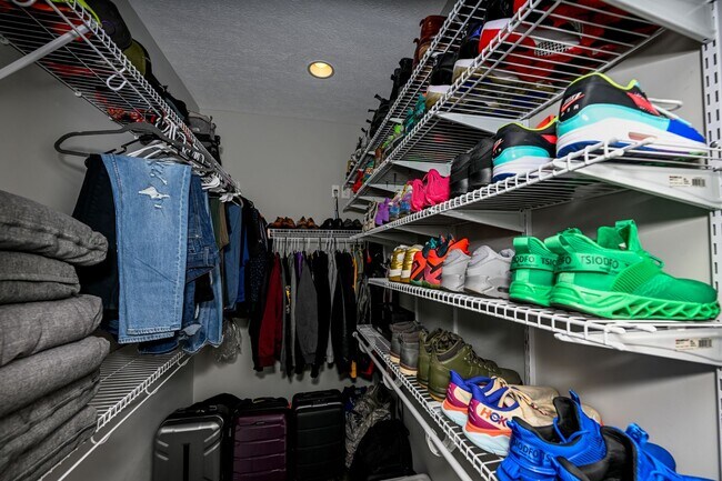 Building Photo - 18875 Riversouth Terrace