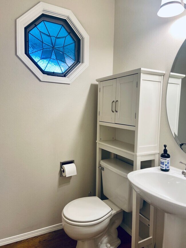 Building Photo - Rental