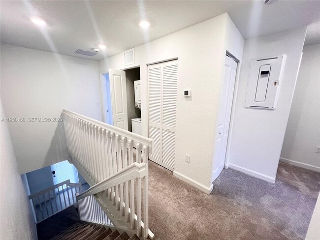 Building Photo - 3760 SW 50th Ave