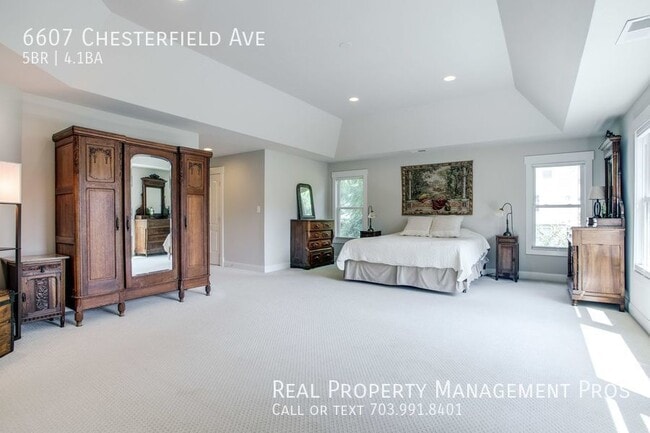 Building Photo - 6607 Chesterfield Ave