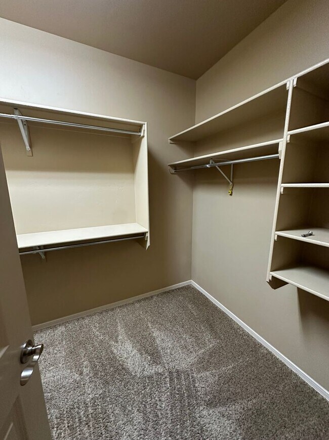 Building Photo - 4747 Zeno Pl