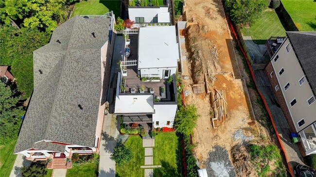 Building Photo - 409 Arnold St NE