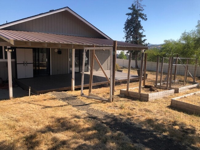 Building Photo - 3 Bed / 2 Bath Home with RV Parking in Eag...