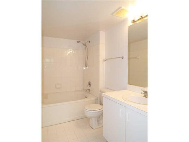 Building Photo - 741 N Pine Island Rd