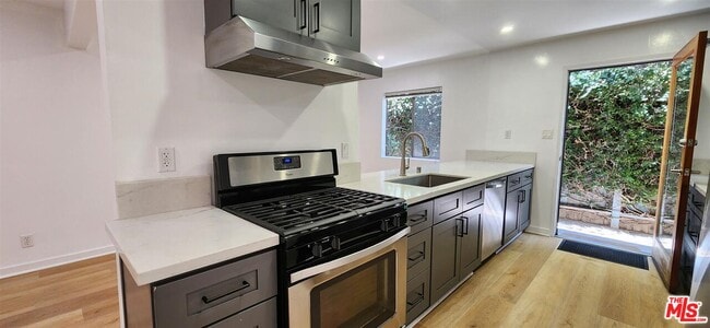 Building Photo - 1603 Oakwood Ave