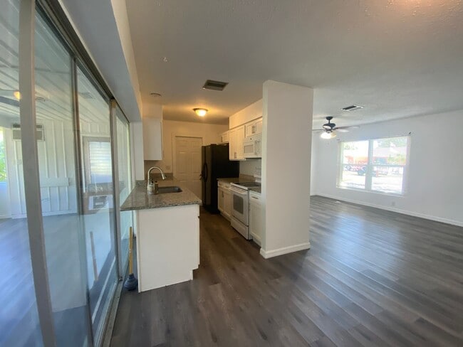 Building Photo - 22578 Laika Ave