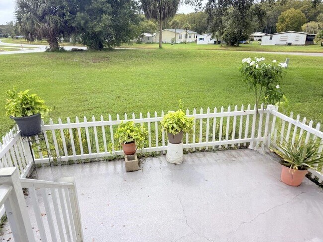 Building Photo - 220 Ellsworth Dr