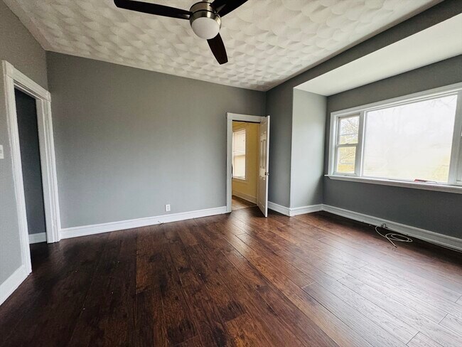 Building Photo - 166 Bradford Ave