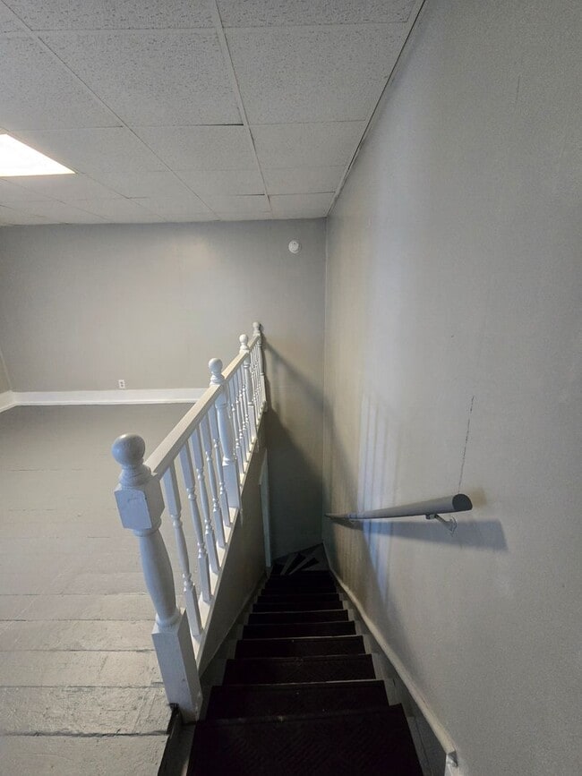 Building Photo - Three Bedroom Home located near Oliver Street and Kentucky Avenue