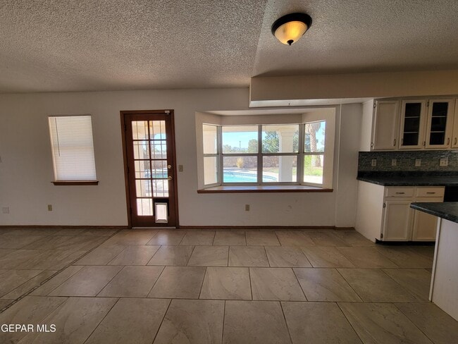 Building Photo - 6920 Imperial Ridge Dr