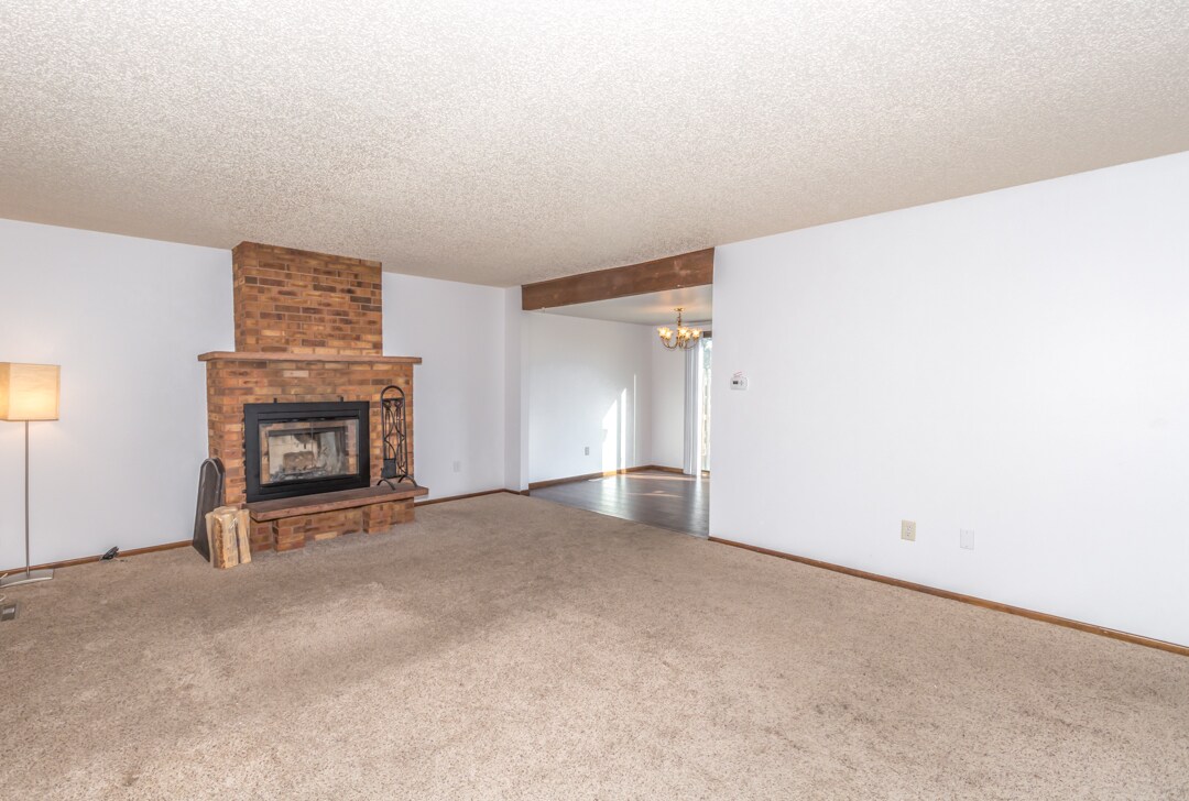 Living Room - 4482 North Grant Avenue