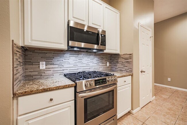Building Photo - 7726 Trophy Pl Dr
