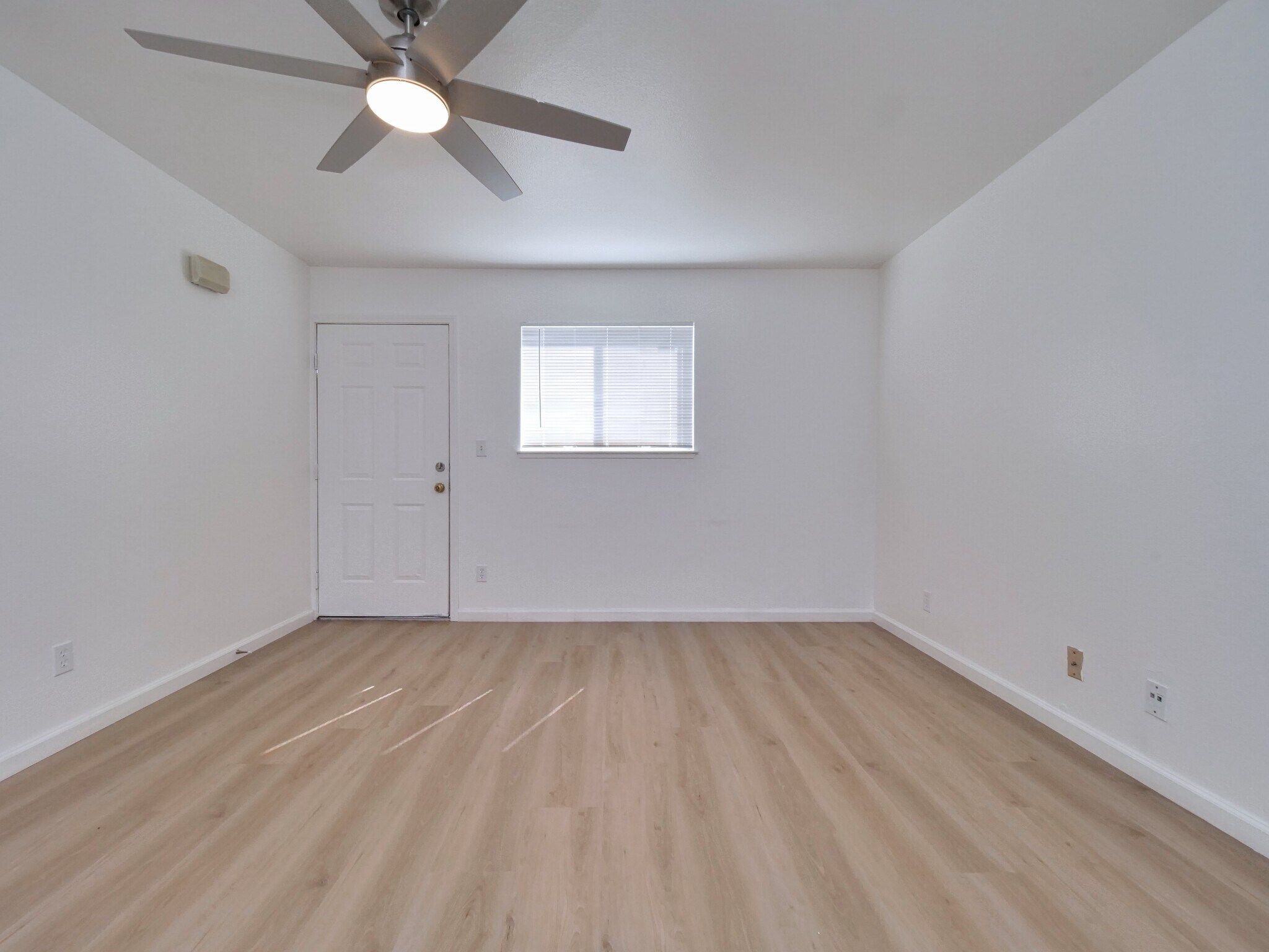 Living Room - 7226 Fresno St