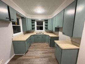 Building Photo - 1610 Walnut St