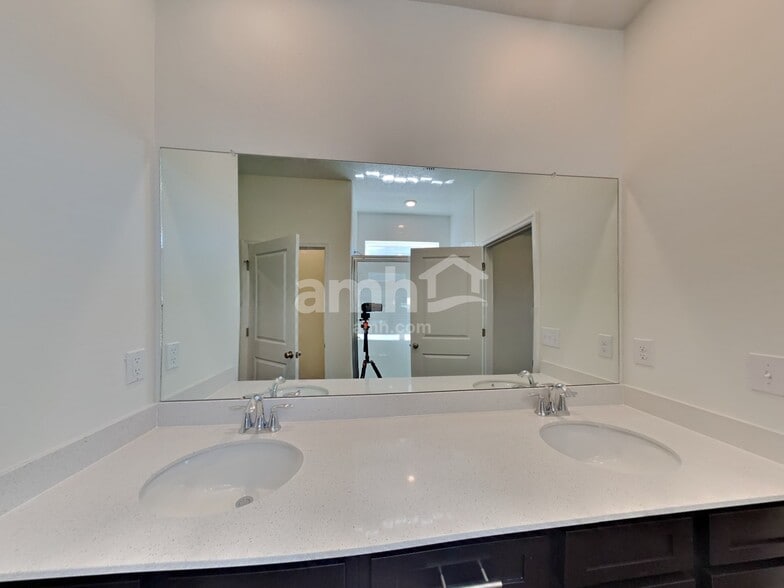 Building Photo - 6418 Emerald Hls Wy