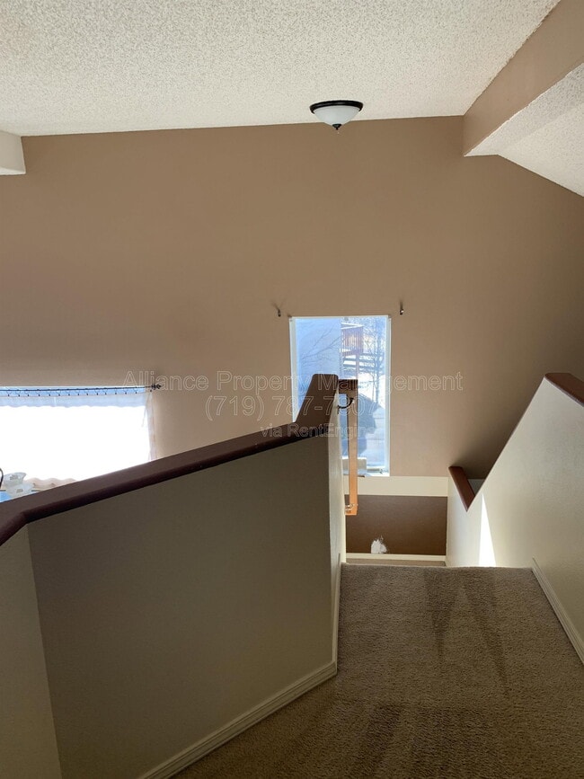 Building Photo - 212 Oxbow Dr