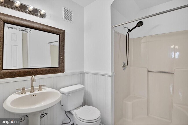 Building Photo - 102 Timberlake Terrace