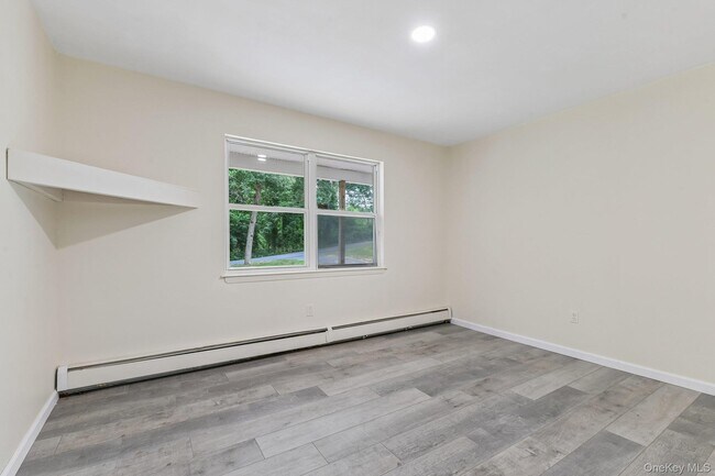 Building Photo - 22 Red Maple Rd